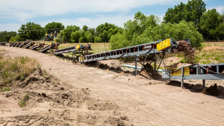Superior Slide-Pac Conveyors transferring aggregate material