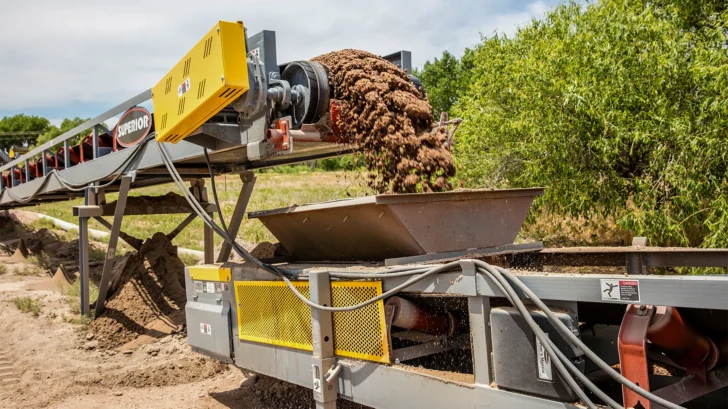 Superior Slide-Pac Conveyor feeding aggregate stockpile